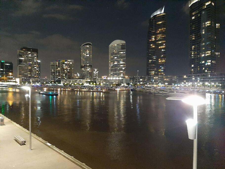 Melbourne Docklands Riverside Views Bagian luar foto