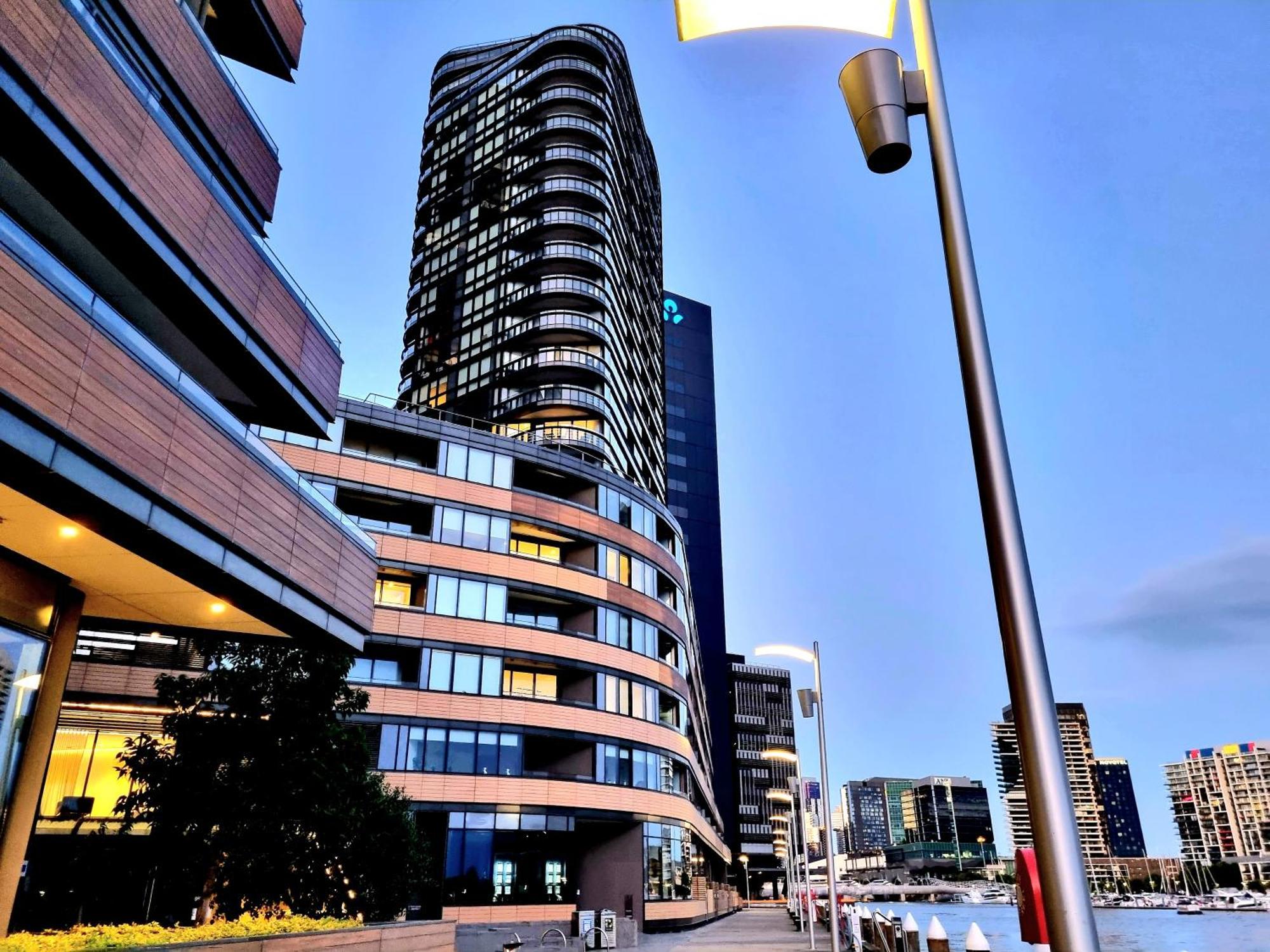 Melbourne Docklands Riverside Views Bagian luar foto